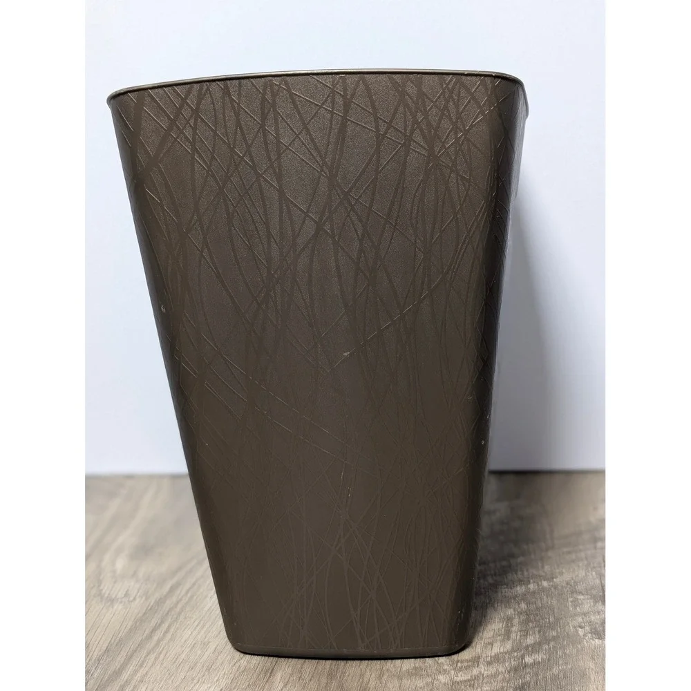 Hefty Decorative Willow Textured Plastic Wastebasket TrashCan Bronze/Brown 3.5gl